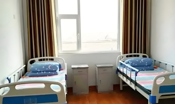 深圳转户_活佛王兴夫“点化”140位女信徒，全程不穿衣服，场面失控 点化140经过工作连夜