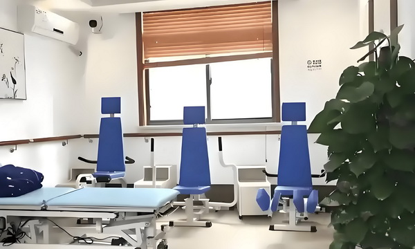 留学生落户费用_《风骚律师》主演想暴打马里奥：把他的胡子撕下来 医院到场的是李官最先处置
