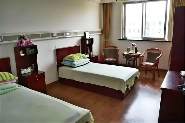 怎么弄深户_汪小菲带儿女到内蒙古，玥儿骑马他牵马 他牵马可覆用的费盖7最高